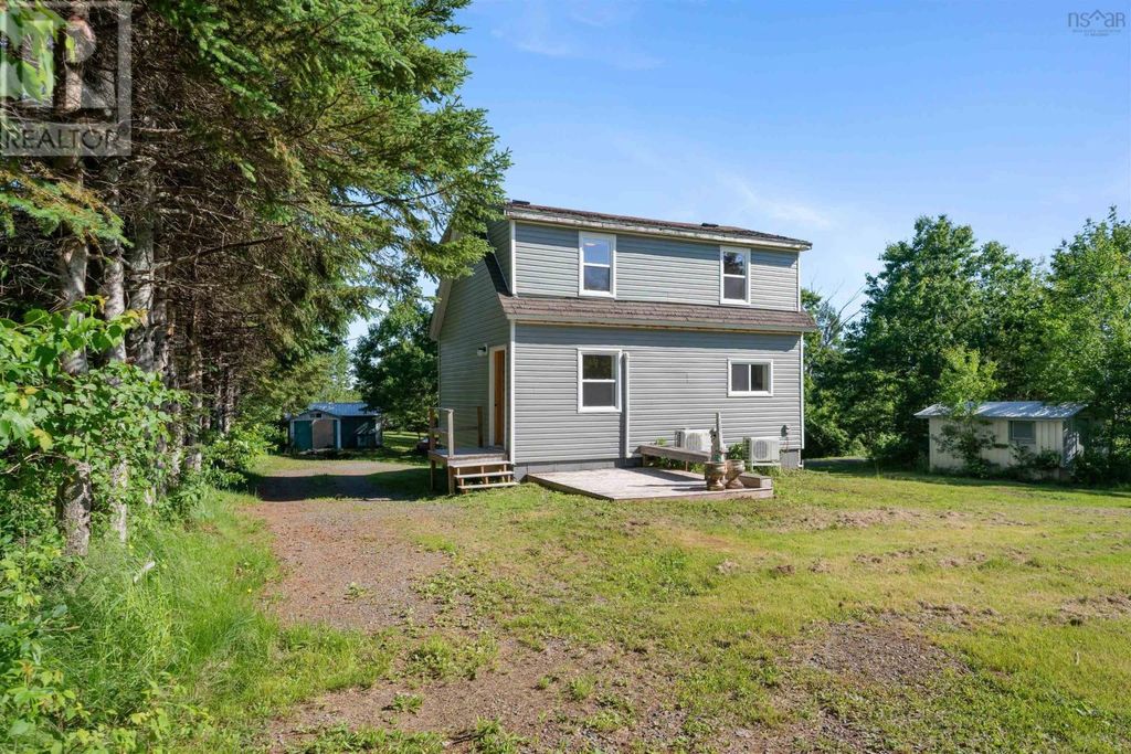 13734 Highway 6, Wallace