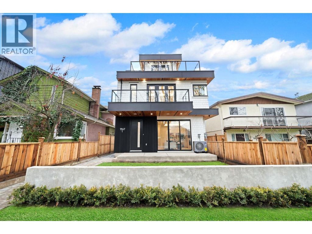 1 1967 E 13th Avenue, Vancouver