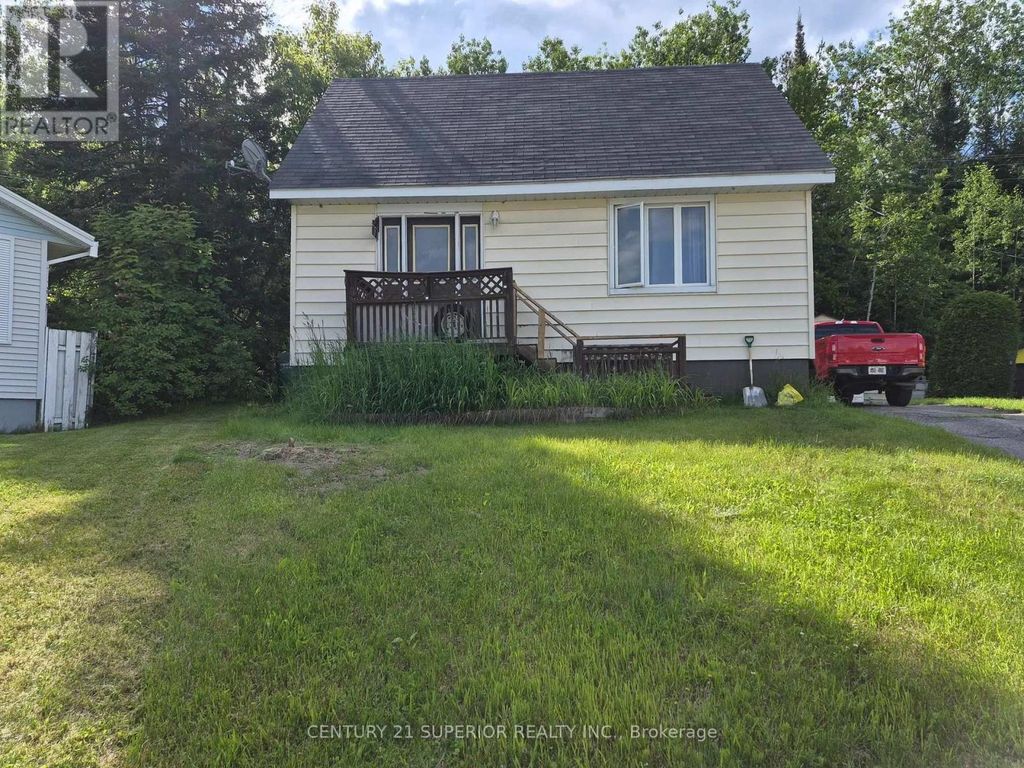 7 Essa Place, Manitouwadge (tb-73)