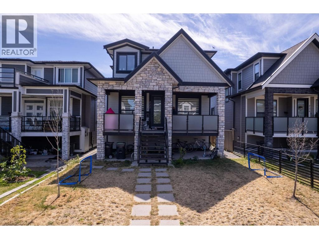 222 Hampton Street, New Westminster