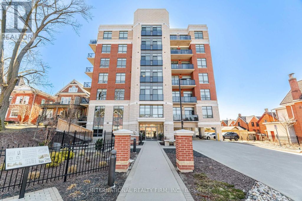 211 - 399 Queen Street S, Kitchener