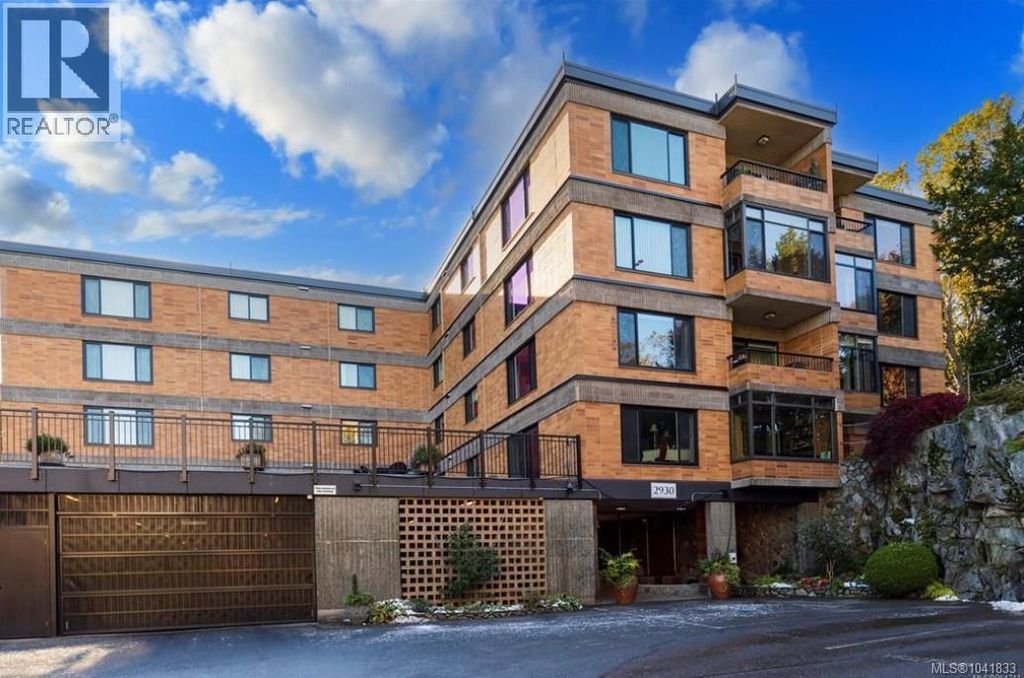 301 2930 Cook St, Victoria