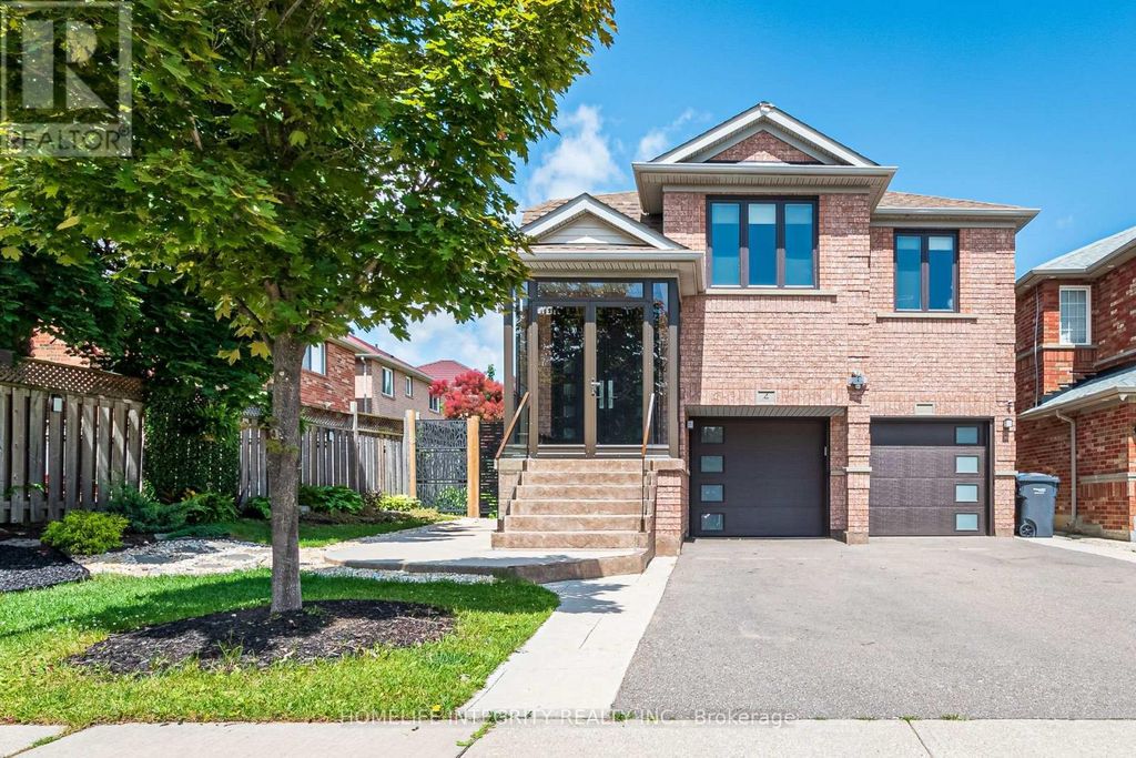 4 Silverbell Court, Brampton (fletcher's Meadow)