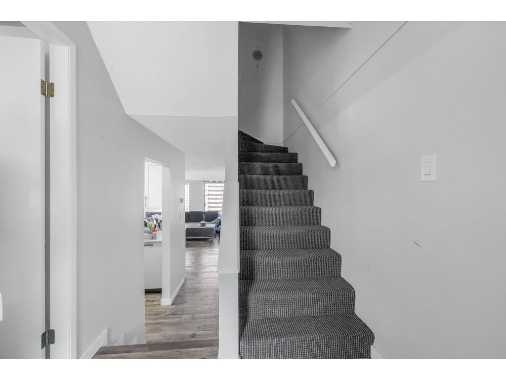 47 17708 60 Avenue, Surrey