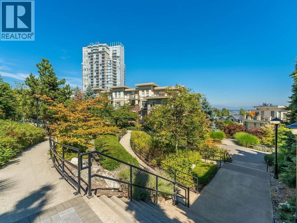307 285 Ross Drive, New Westminster