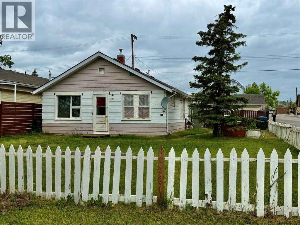 1100 105 Avenue, Dawson Creek
