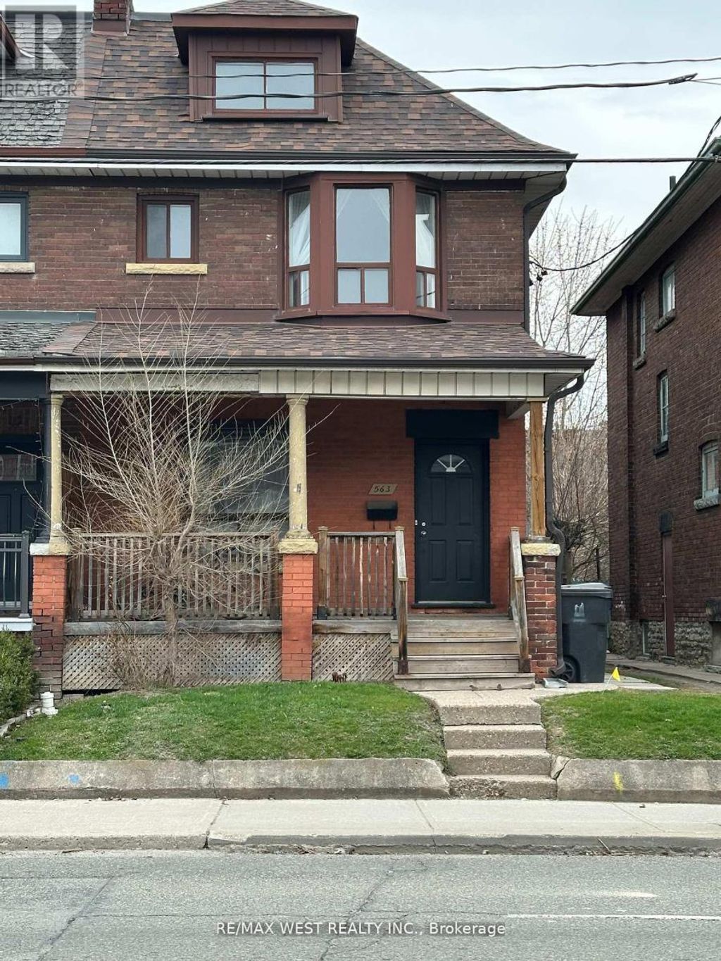 Main - 563 Ossington Avenue, Toronto (palmerston-Little Italy)