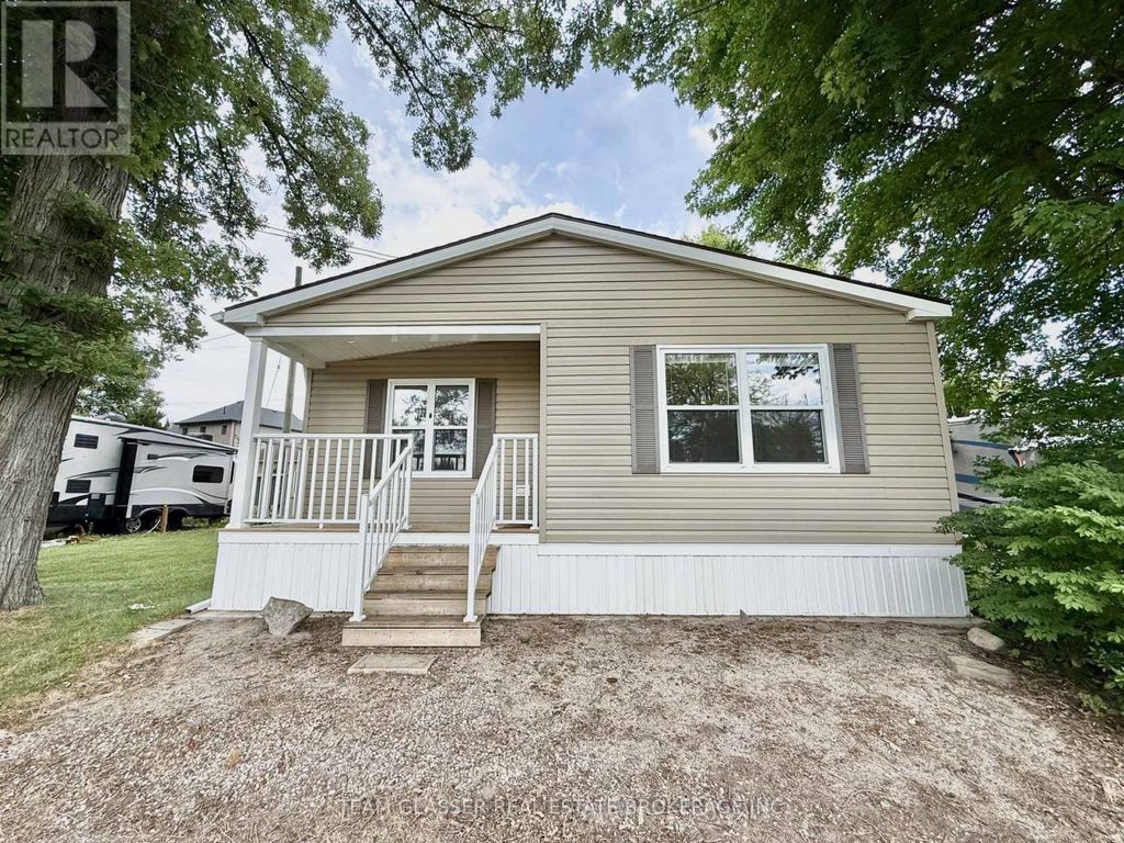 2 - 24749 Park Street, Strathroy-Caradoc (sw)