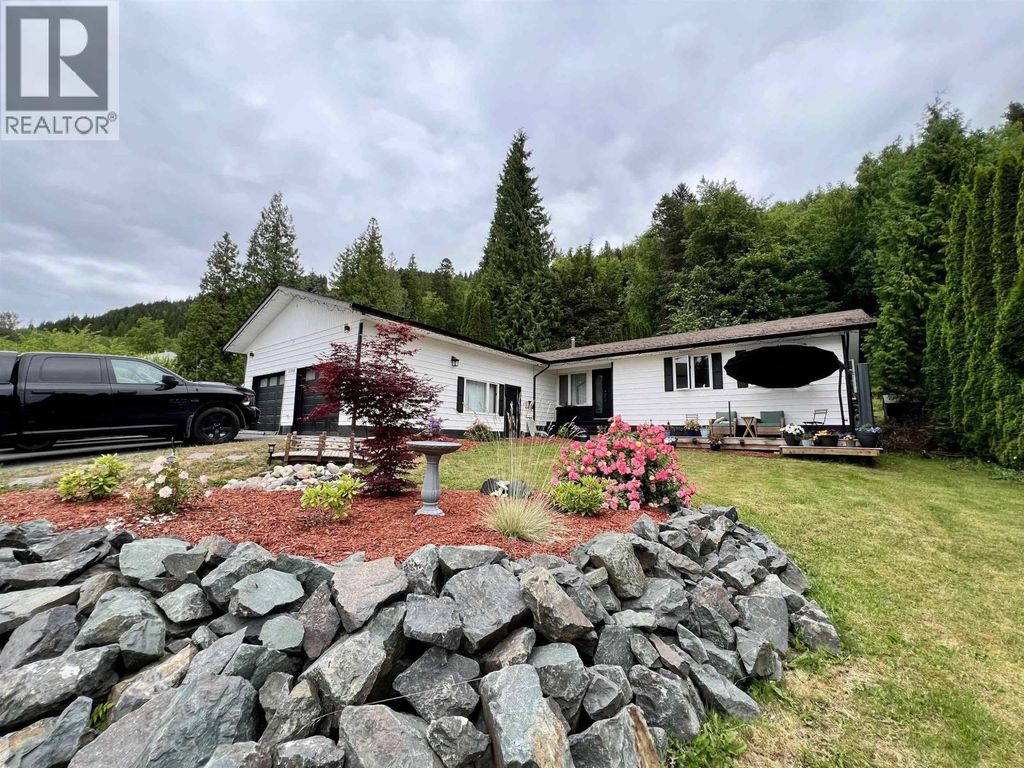 3308 Johnstone Street, Terrace