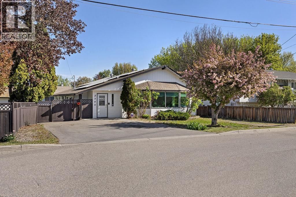 2340 Wilson Avenue, Armstrong