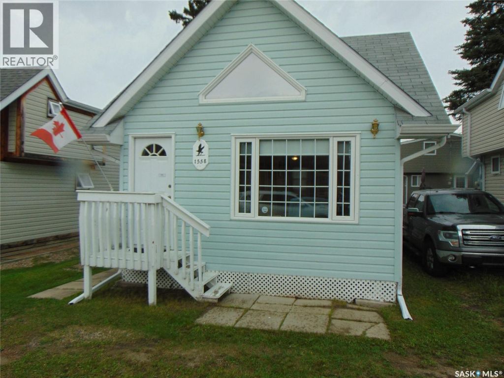 1558 Eagle, Prince Albert National Park