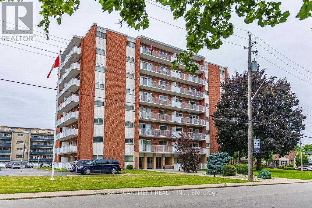 805 - 8 Woodman Drive S, Hamilton (corman)