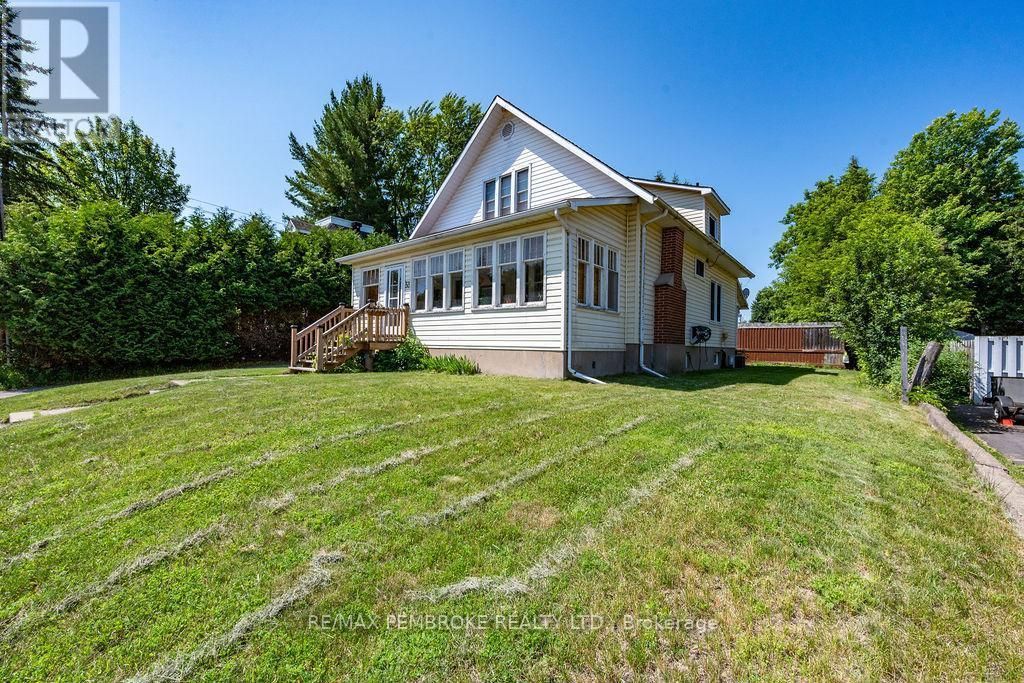 33 Doran Road, Petawawa