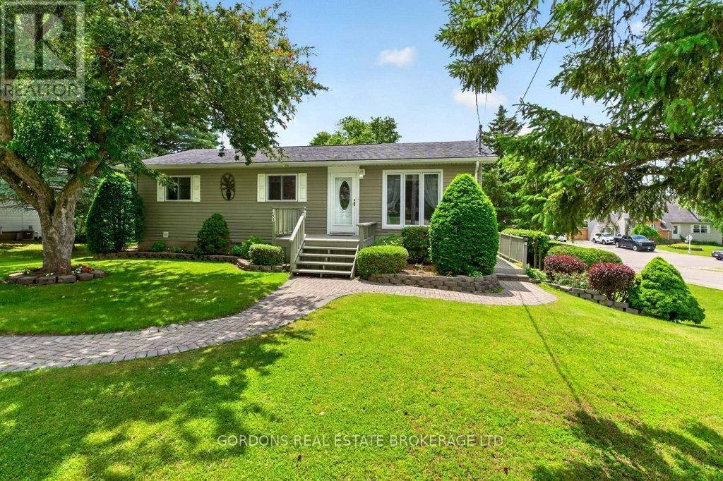 450 Charles Street N, Gananoque