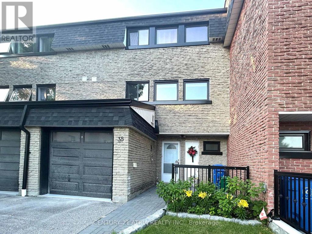 38 Henderson Drive, Aurora (aurora Highlands)