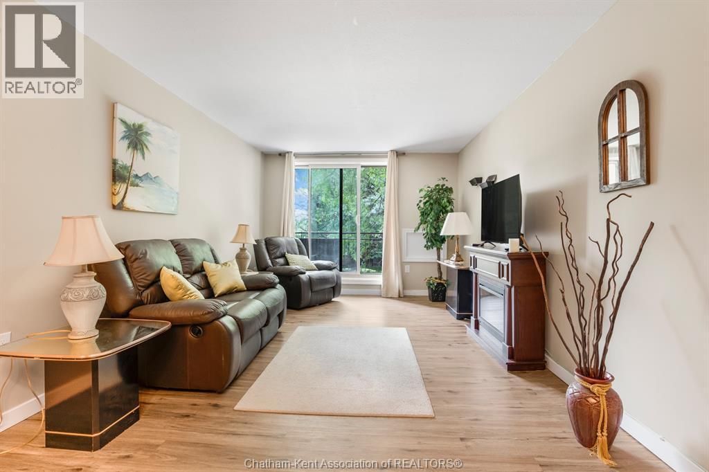 150 Park Avenue East Unit# 211, Chatham