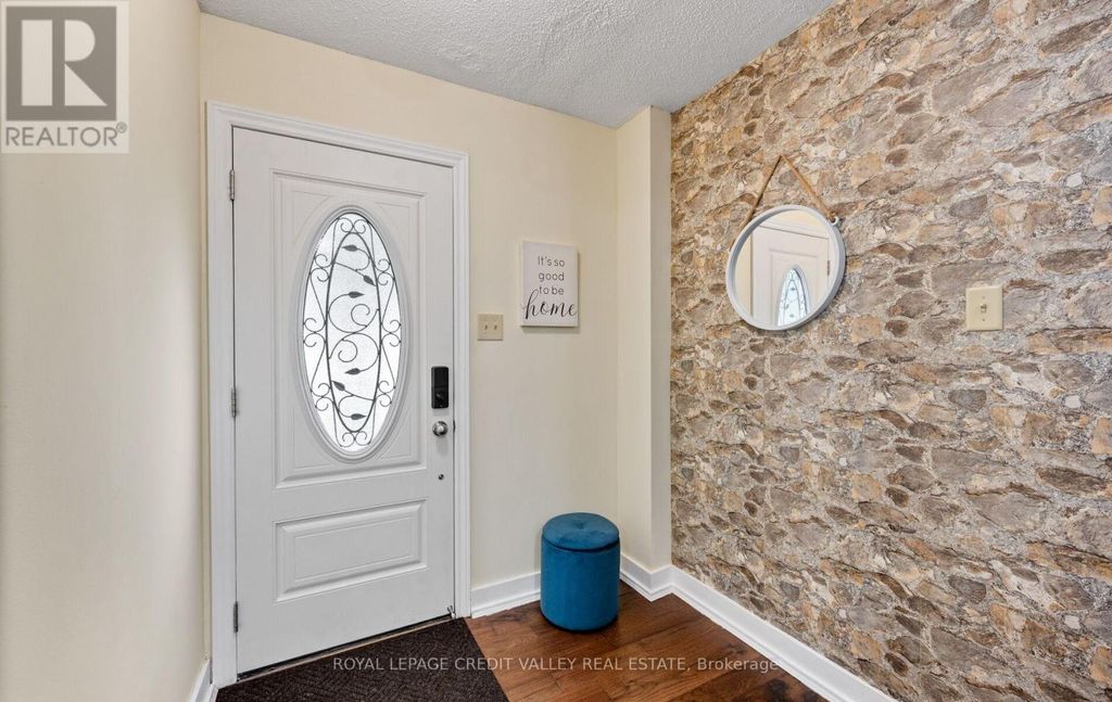 7 Hillpark Trail, Brampton (central Park)