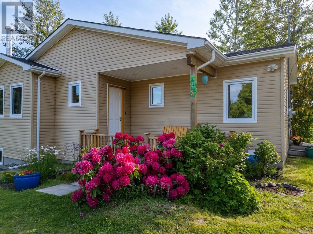 44 Bullfrog Lane, Bear Cove