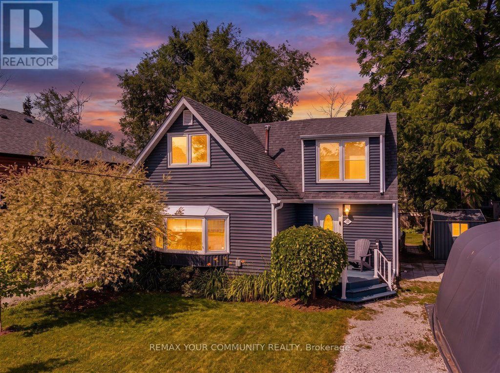 17 Farley Circle, Georgina (historic Lakeshore Communities)