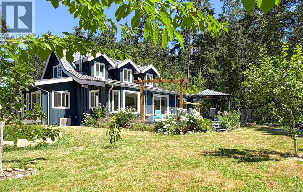 680 Little Blvd, Gabriola Island