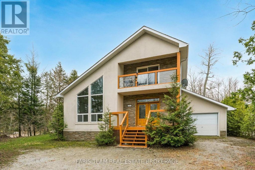 2384 Champlain Road, Tiny