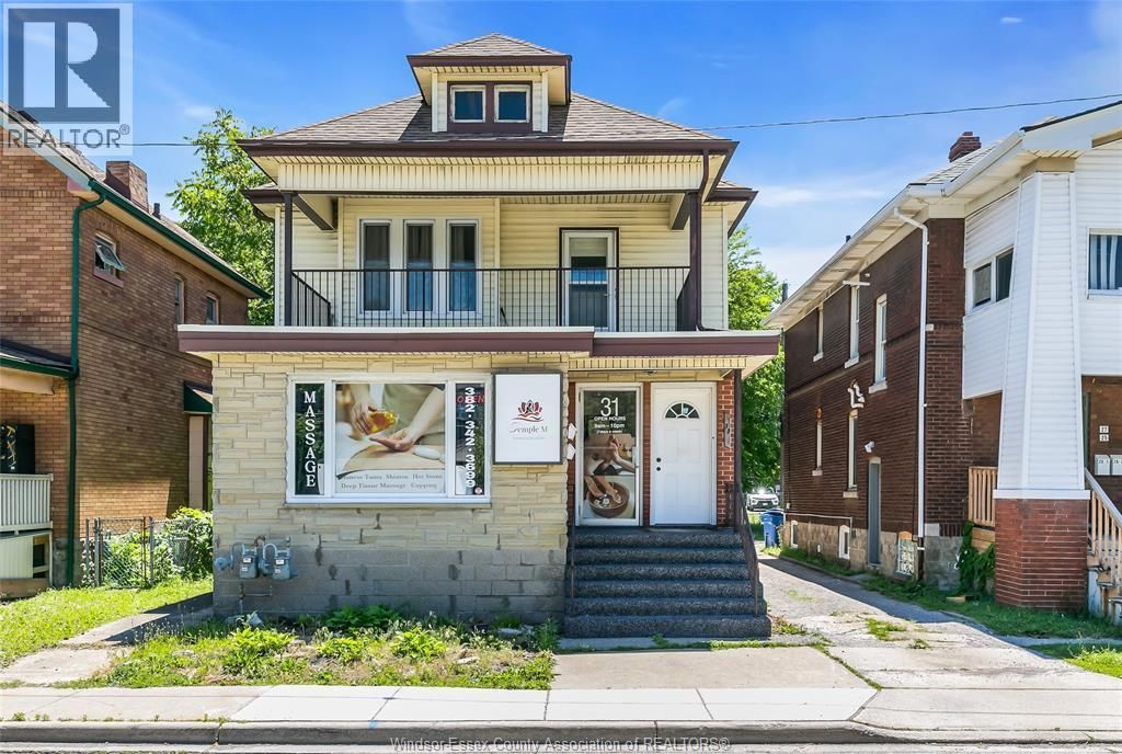 31-33 Giles East, Windsor