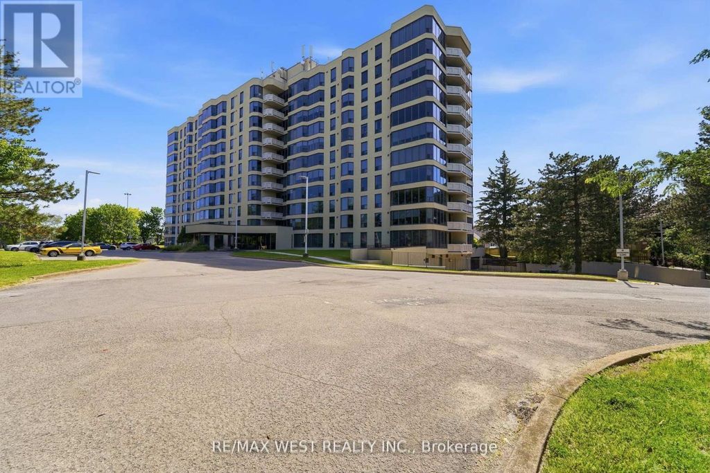808 - 81 Scott Street, St. Catharines (lakeport)