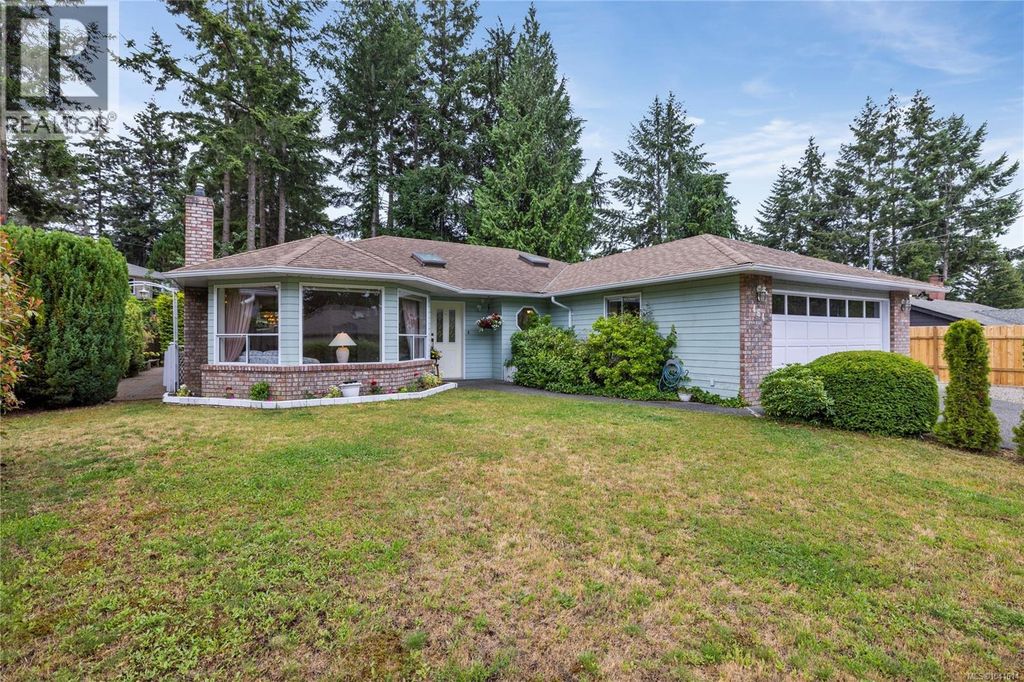 464 Quatsino Rd, Qualicum Beach
