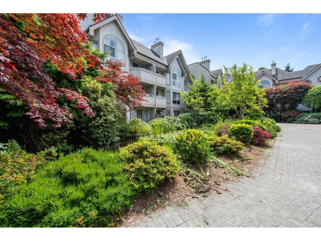 301 7151 S 121 Street, Surrey