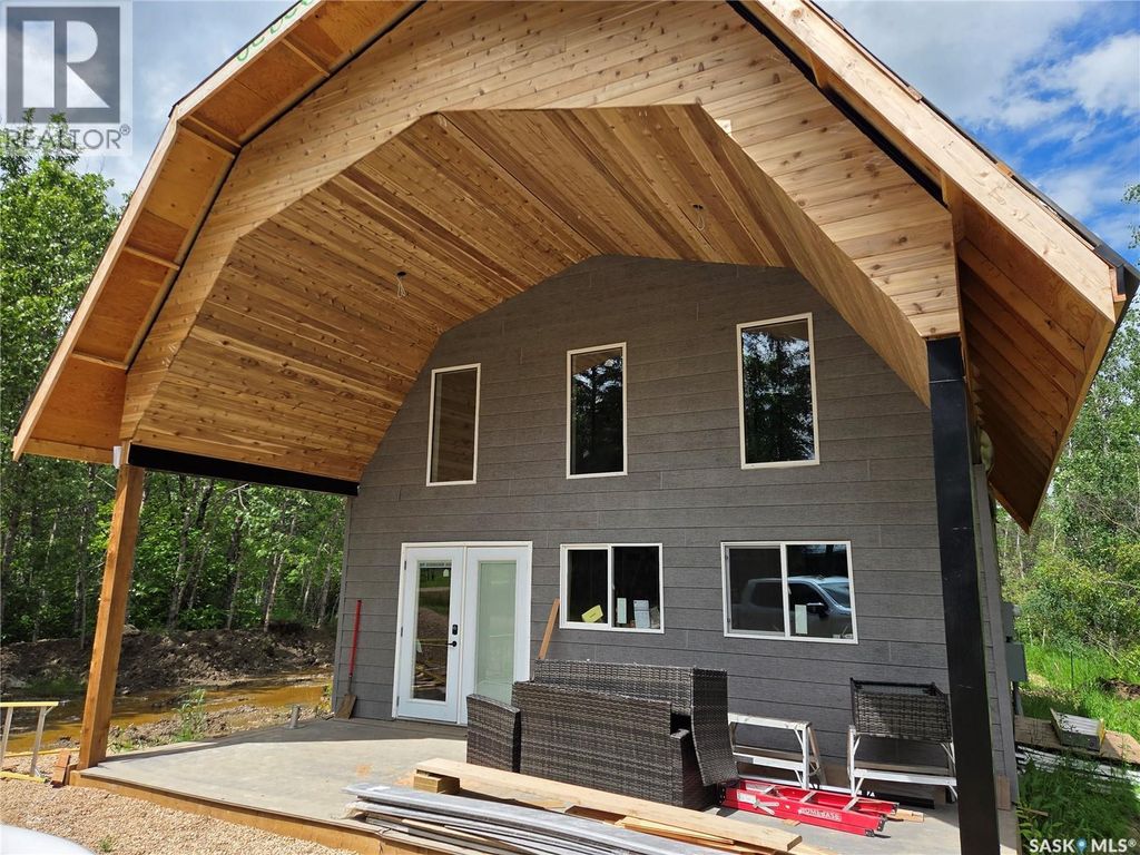 565 Maple Avenue, Porcupine Rm No. 395