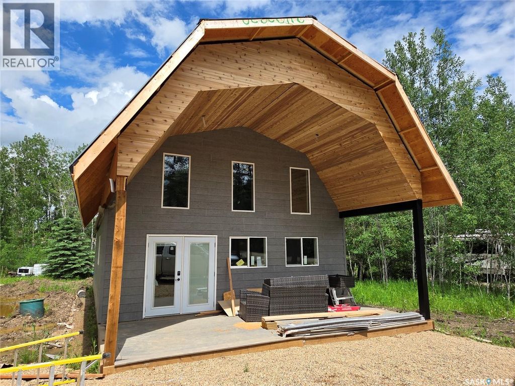 565 Maple Avenue, Porcupine Rm No. 395
