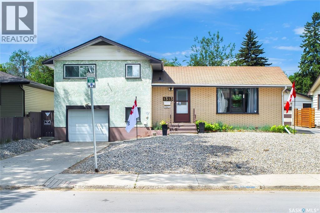 1313 N Avenue S, Saskatoon