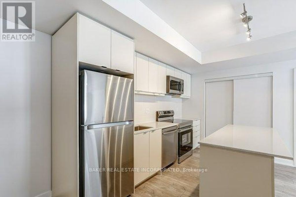 111 - 39 Farmstead Road, Toronto (st. Andrew-Windfields)