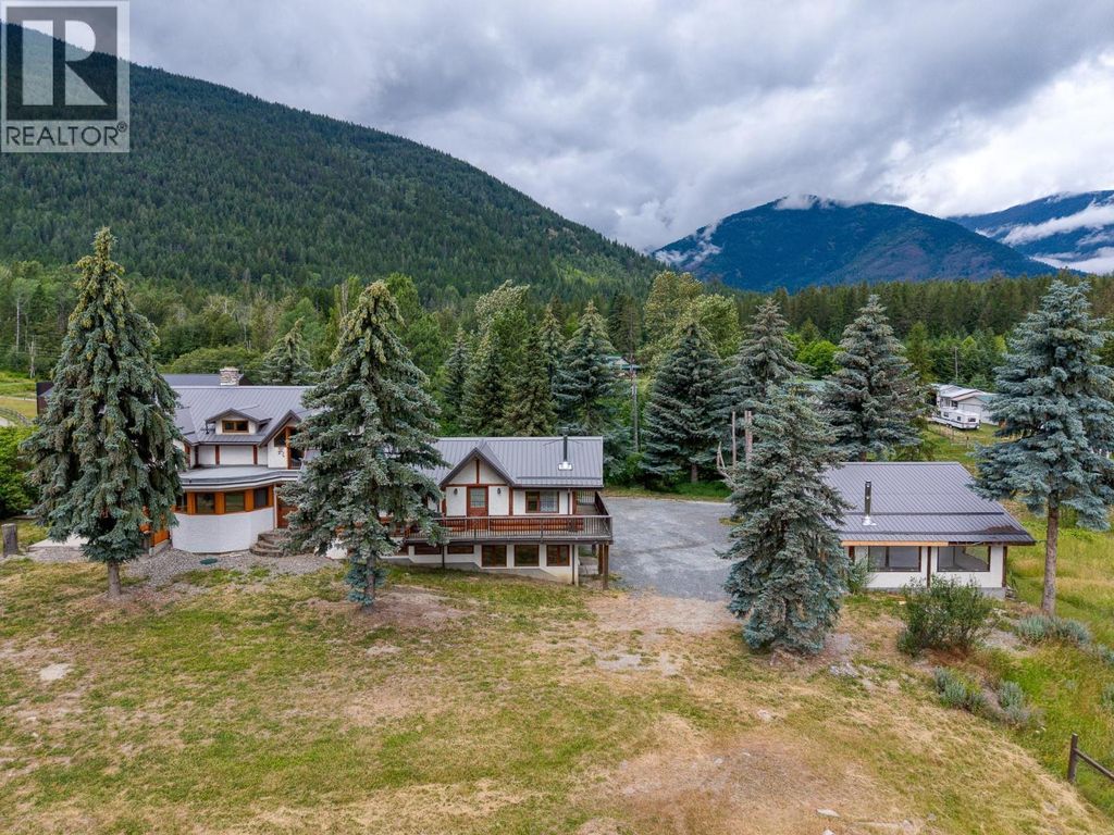 1084 Simmons Road, Creston