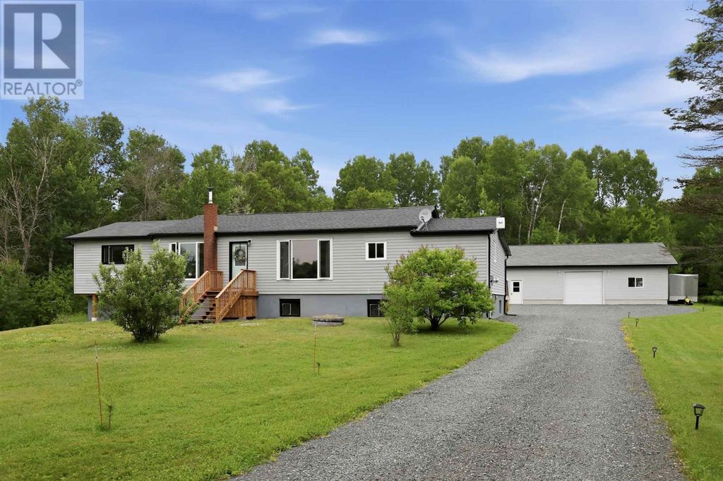 608 Robb Rd, Blind River