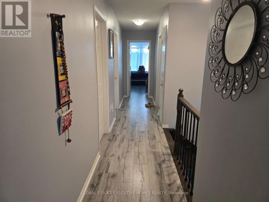 17 Mannel Crescent, Brampton (fletcher's West)