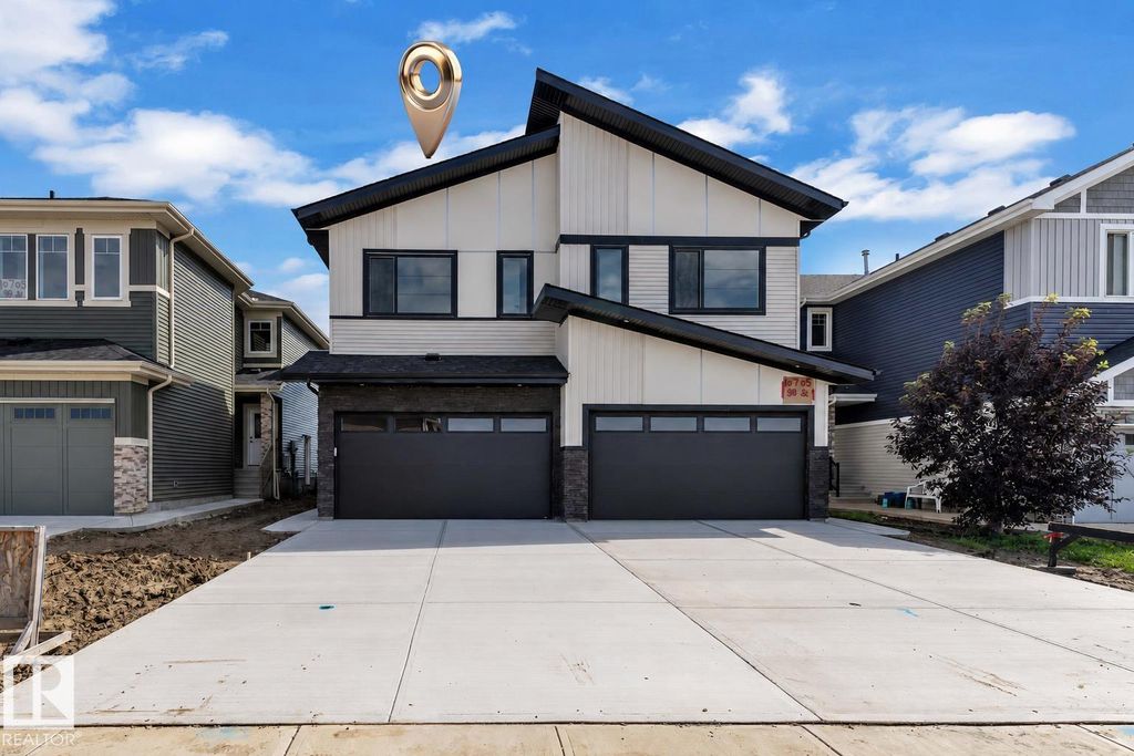 10707 98 St, Morinville