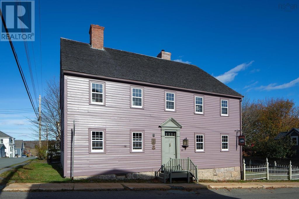 69 Fox Street, Lunenburg
