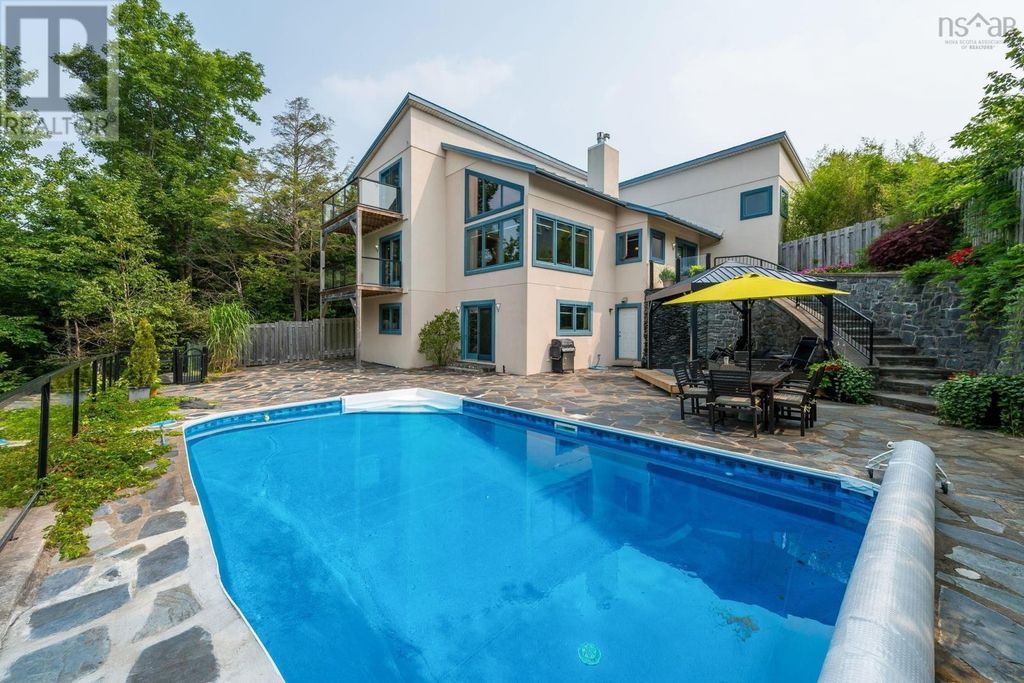 49 Fairway Grove, Dartmouth