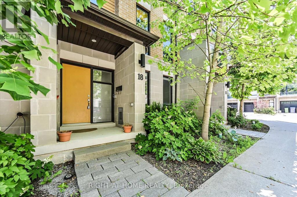 18 Kenneth Wood Crescent, Toronto (newtonbrook East)