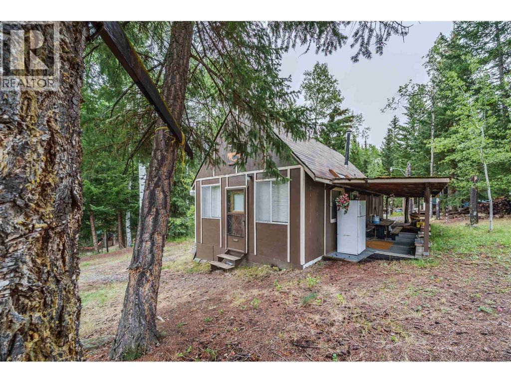 920 S Green Lake Road, 100 Mile House