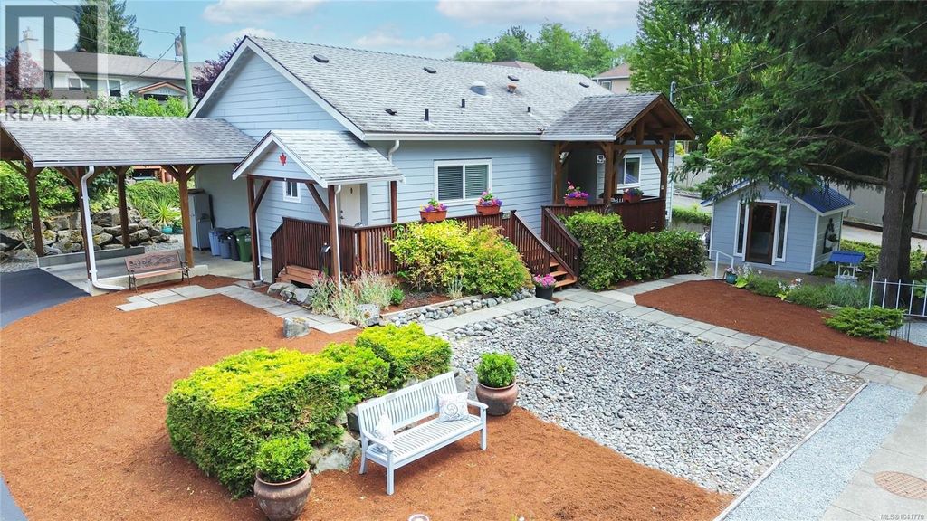 3023 Oak St, Chemainus