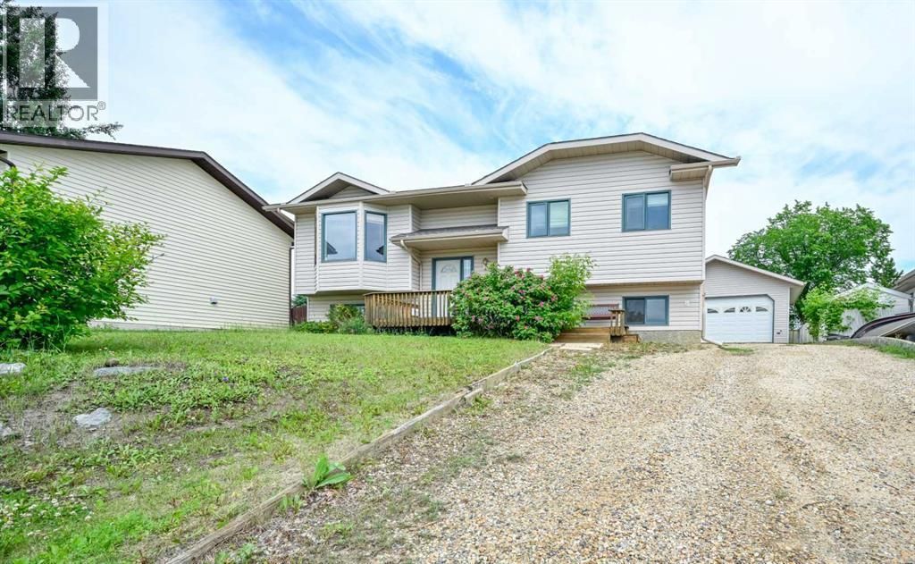 902 Birch Street, Beaverlodge