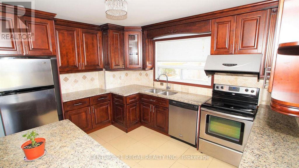 Main - 32 Niantic Crescent, Toronto (parkwoods-Donalda)