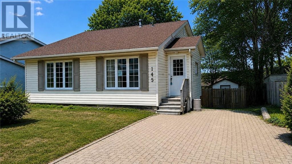 145 Axmith Avenue, Elliot Lake
