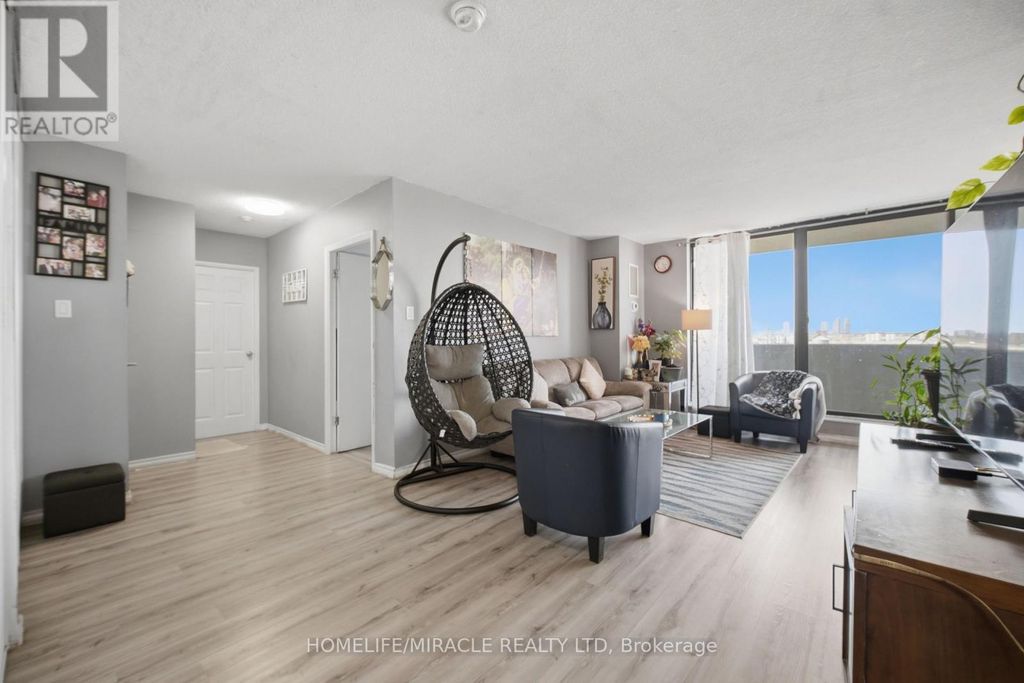 701 - 301 Prudential Drive, Toronto (dorset Park)