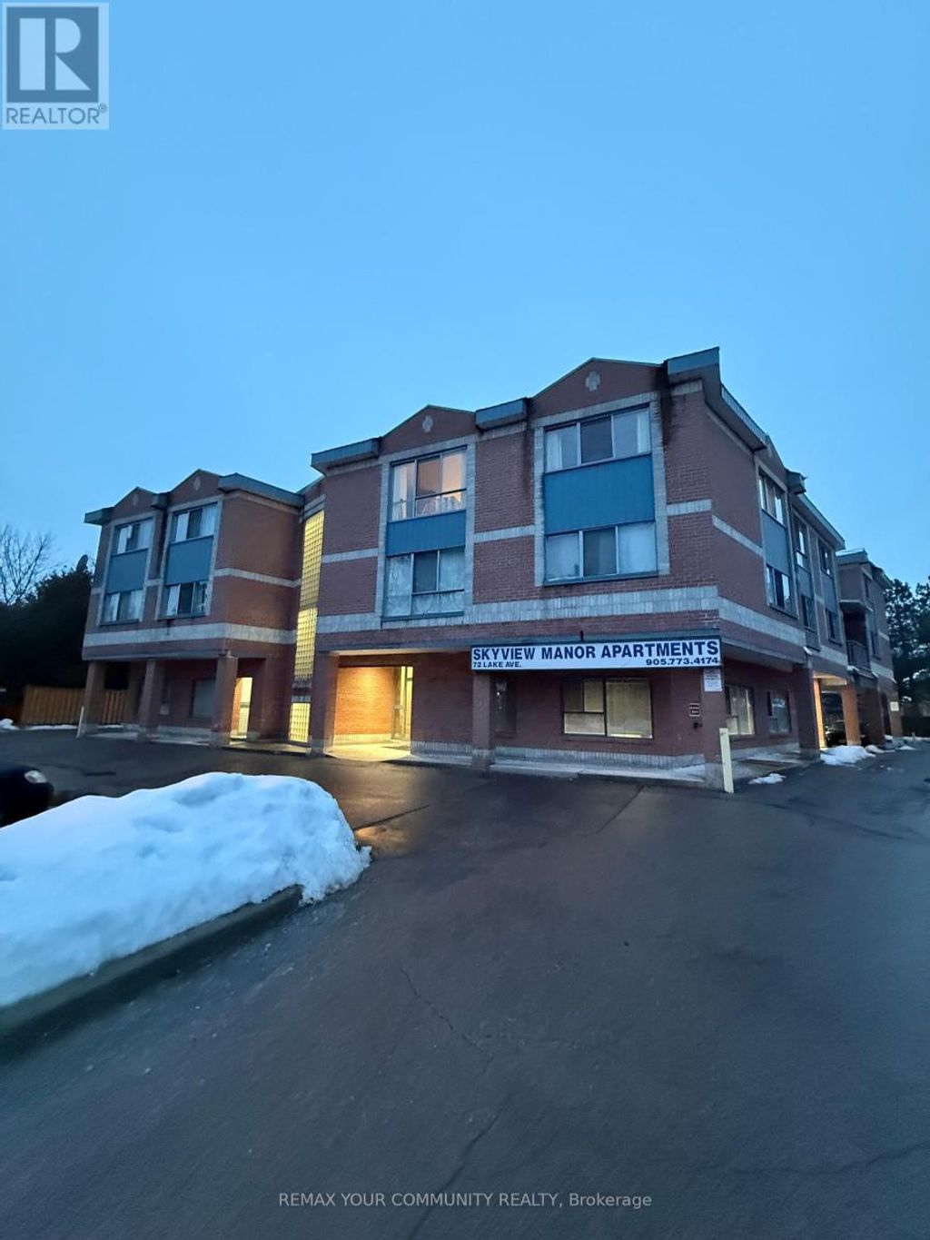 203 - 72 Lake Avenue, Richmond Hill (oak Ridges Lake Wilcox)