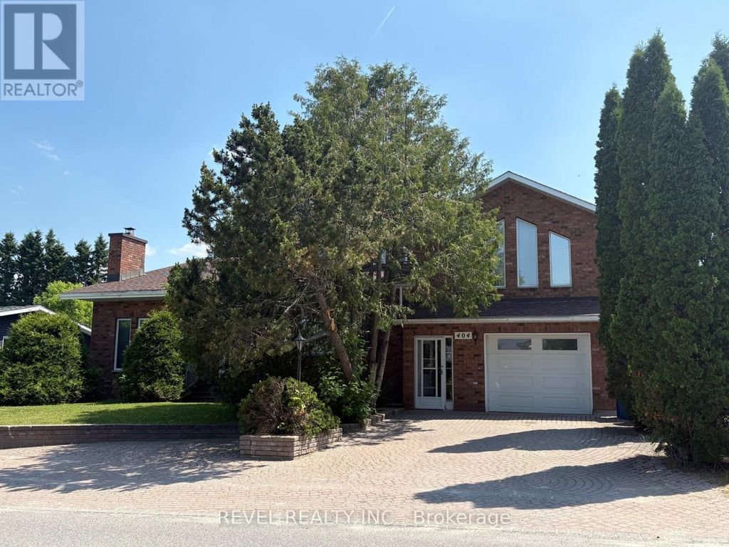 404 Thirteenth Avenue, Cochrane