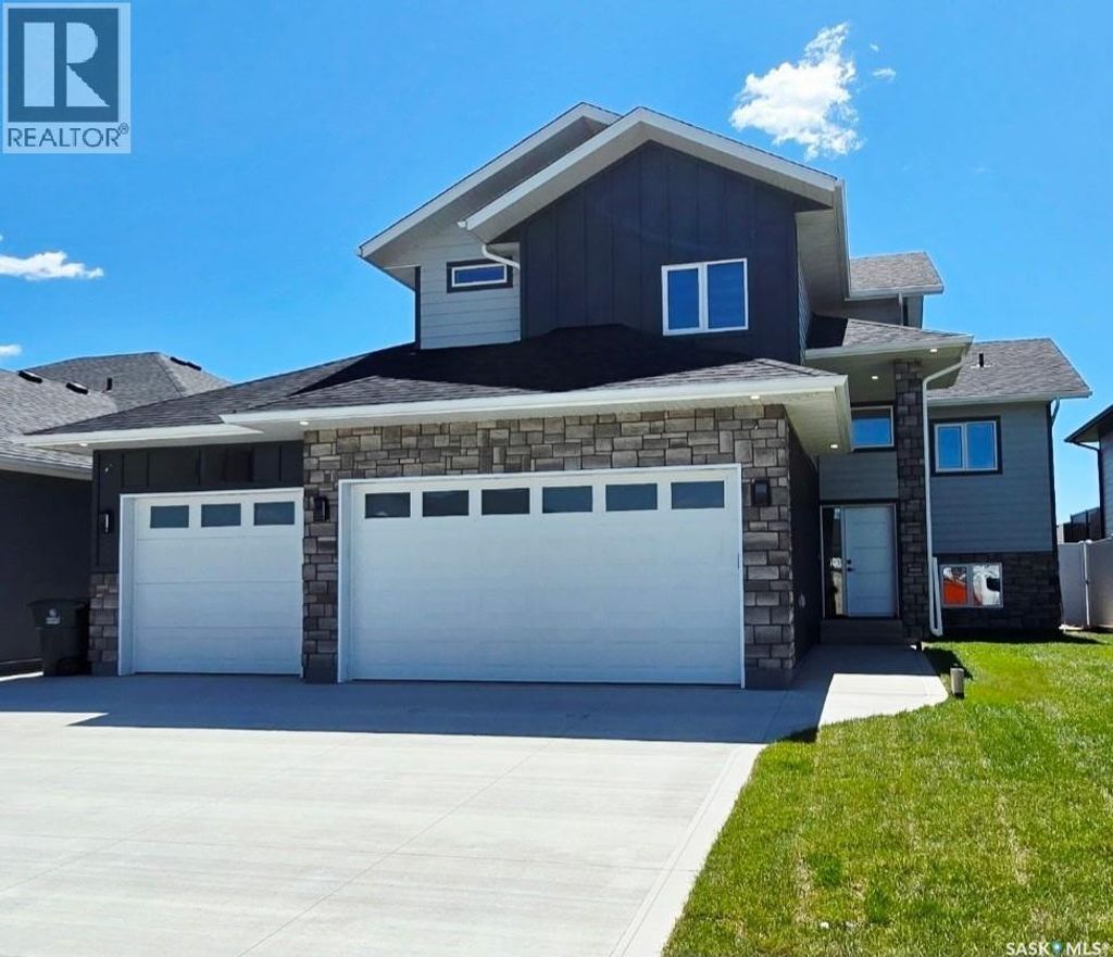 703 Ballesteros Crescent, Warman