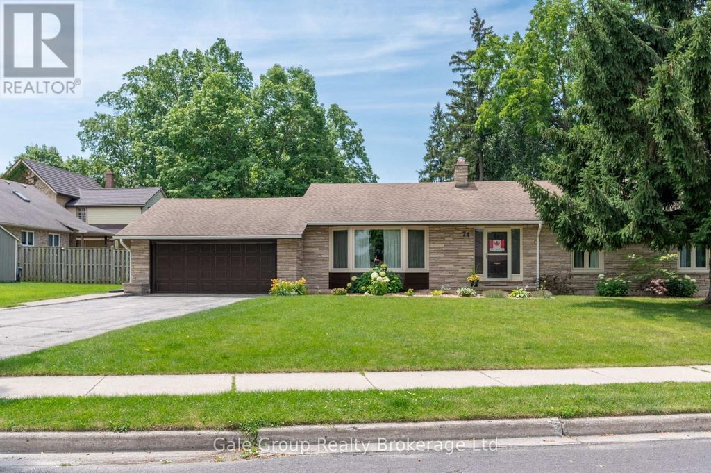 74 Pine Street W, Aylmer